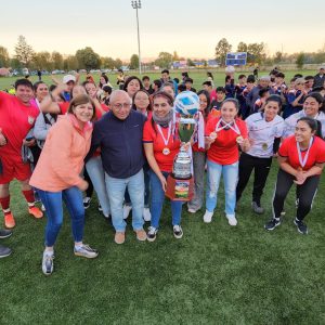 Independiente de Chabranco se coronó campeón en damas y sub campeón en serie honor varones en la copa Colún 2023